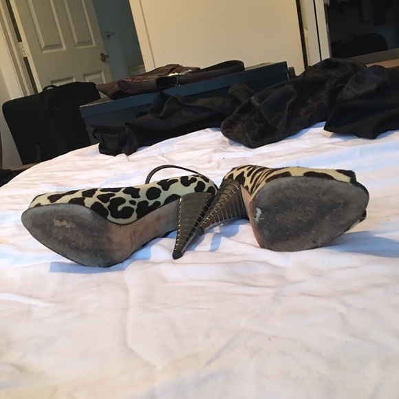 Giuseppe Zanotti calf hair leopard print heels - Picture 6 of 6